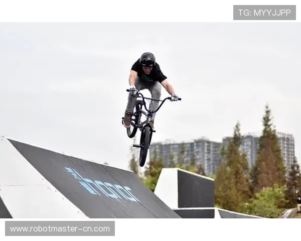 广州滑板队在极限运动联赛中以97分稳居积分榜首位